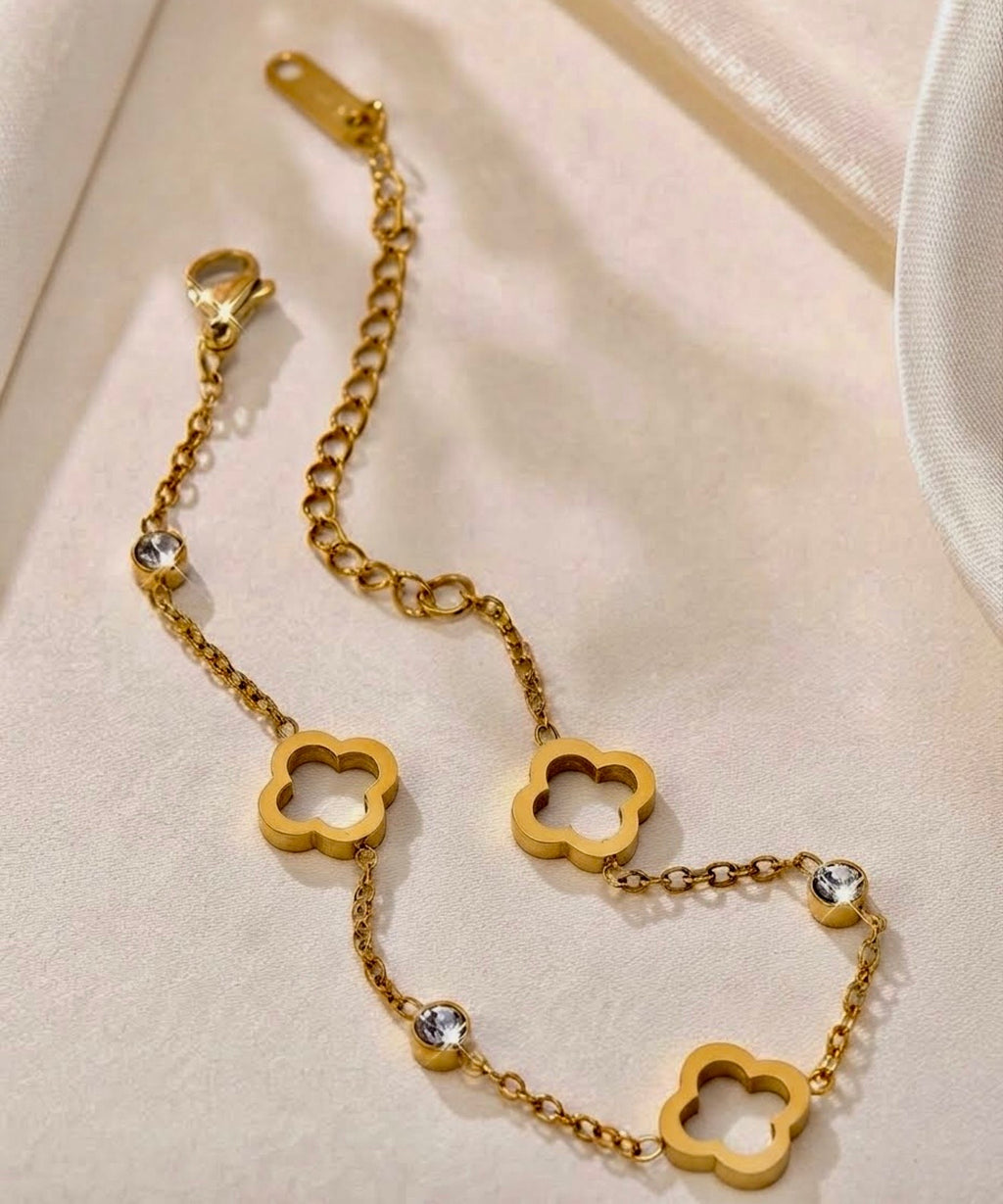 Dazzle Clover Bracelet