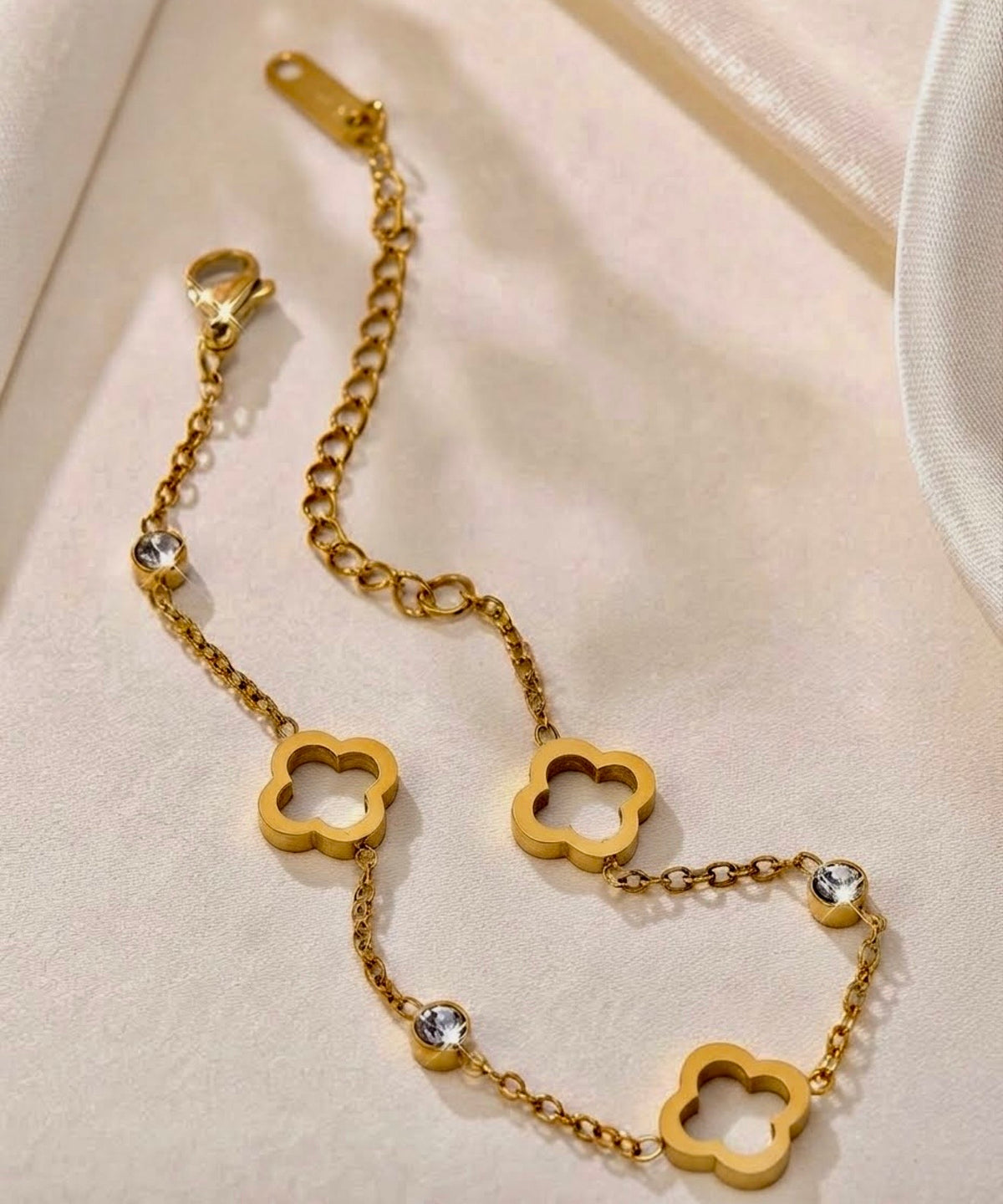 Dazzle Clover Bracelet